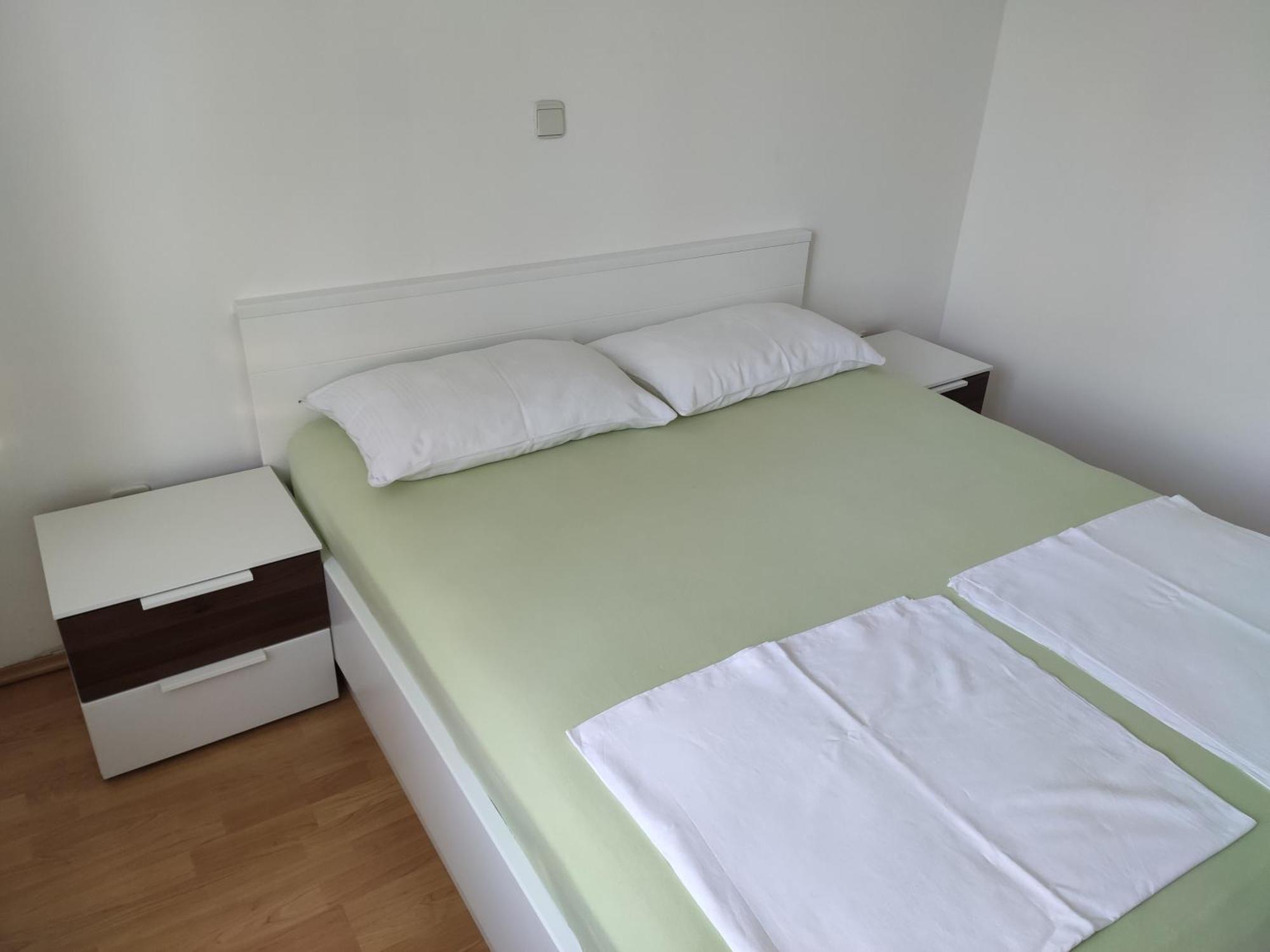 Apartment With Private Garden And The Terrace Ev Station Available 크리크베니카 외부 사진